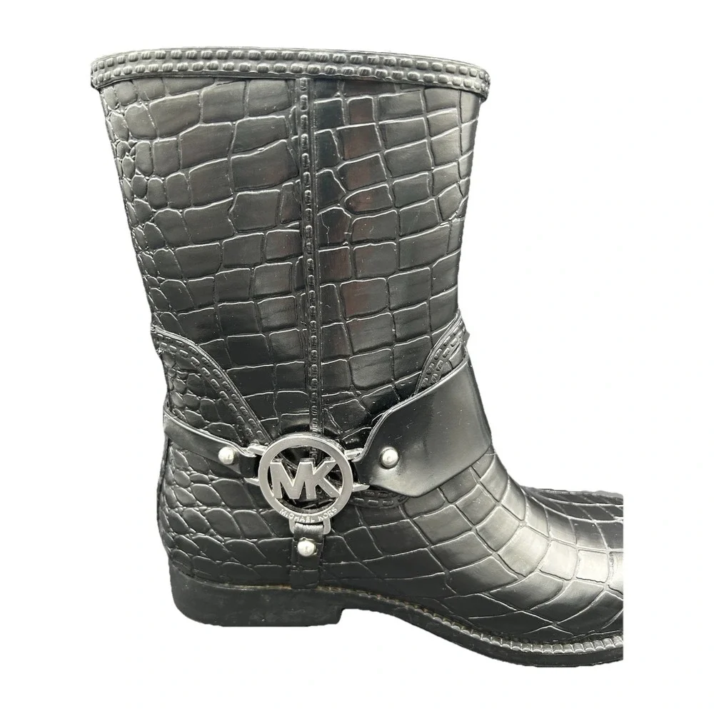 MICHAEL KORS FULTON ICONIC MK LOGO HARNESS BLACK CROCO RAIN BOOTS 6 I LOVE SHOES